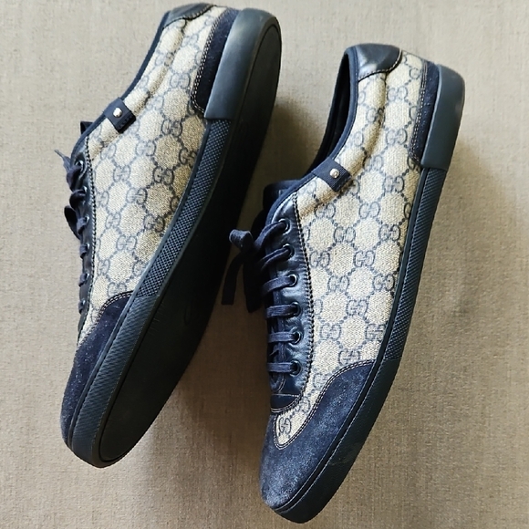 Gucci GG Monogrammed Men's Navy and Tan/Cream Suede Low Sneakers 14 - Picture 11 of 17